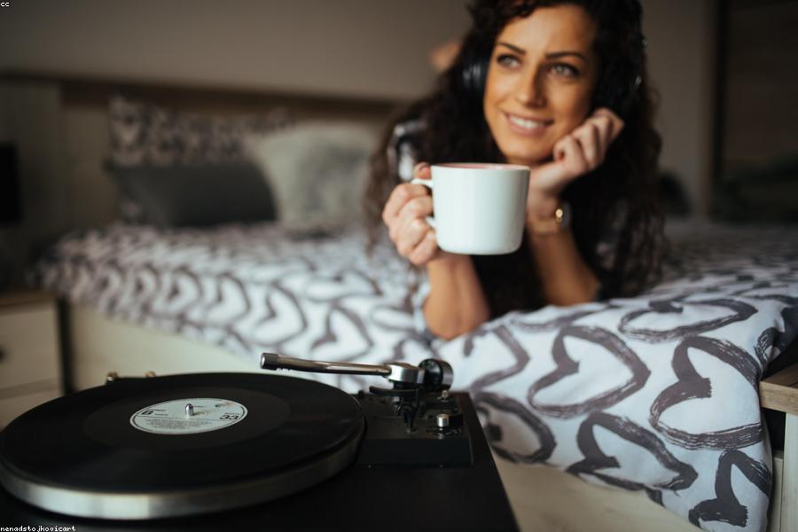 10 Morning Habits That Quietly Upgrade Your Whole Day