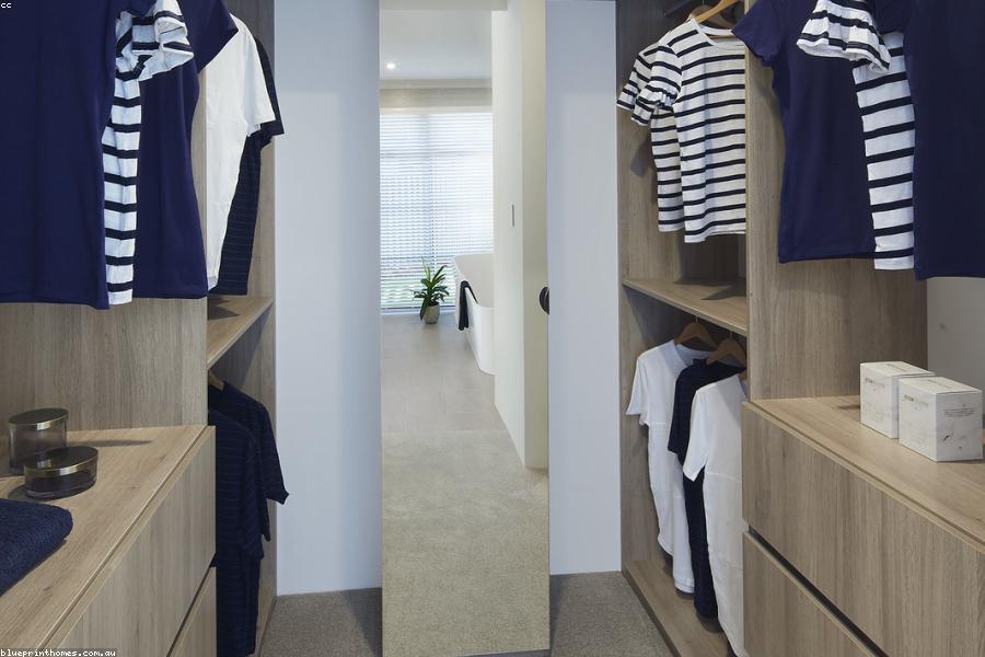 Building a Capsule Wardrobe for Every Season