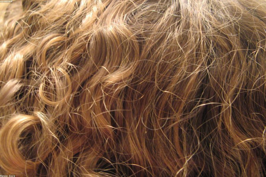 How to Care for Curly Hair Without the Frizz