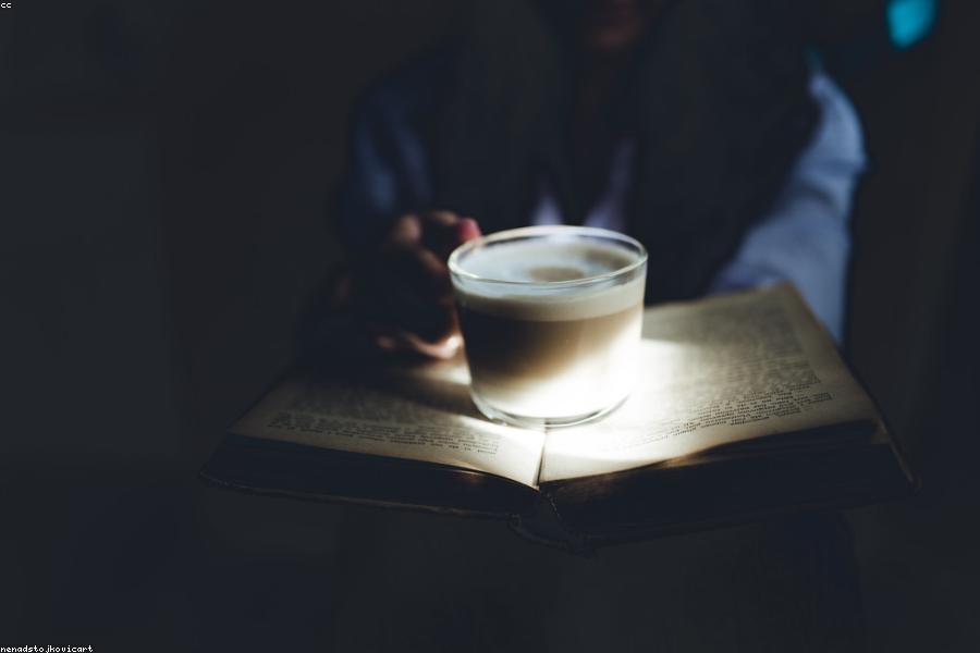 How to Create a Reading Habit That Sticks